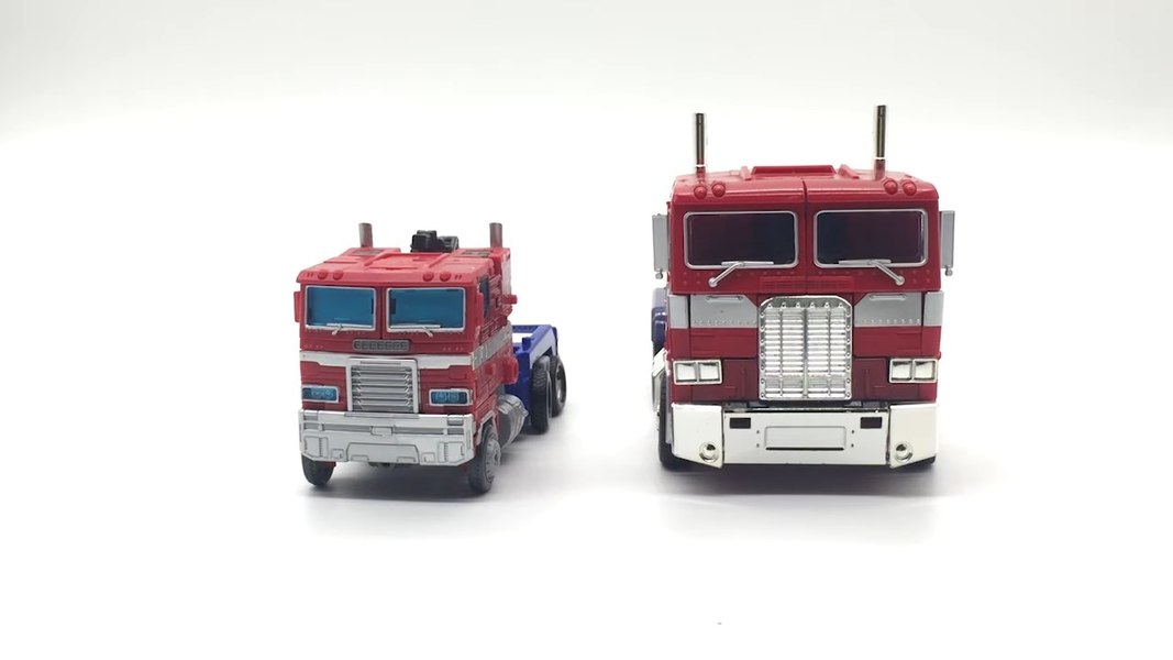 Video Review   Transformers Earthrise Optimus Prime With Screencaps 29 (29 of 39)